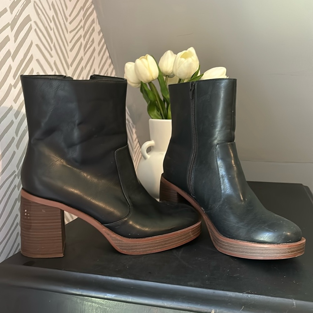 Black heeled bootie. Size 11. Worn once, great condition!